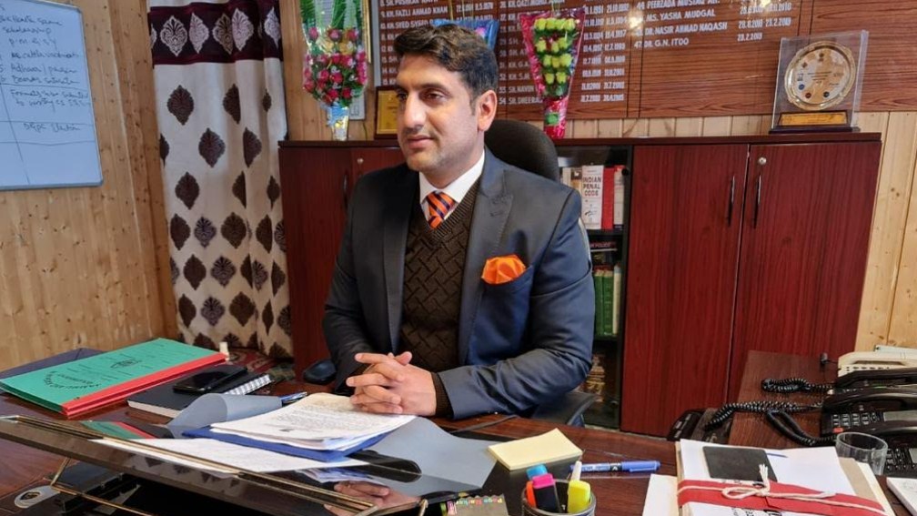 Aijaz Assumes charge as DC Baramulla